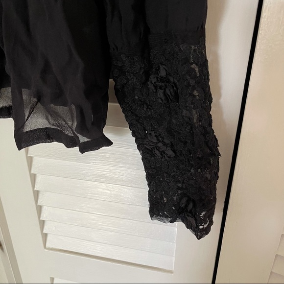 Lace detail blouse - Picture 3 of 6